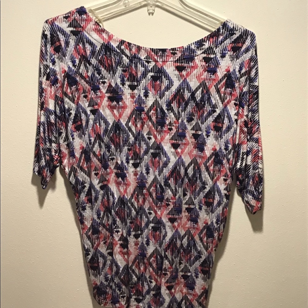 Flowy pattern top. Size XS